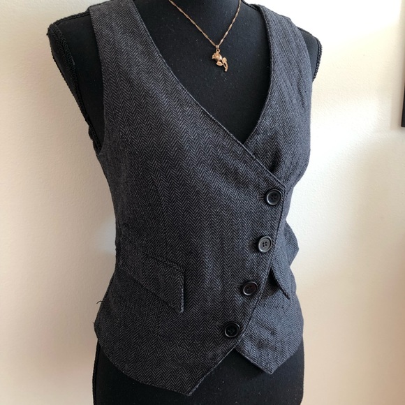 Stylish Gray Buttoned Vest - Picture 3 of 6